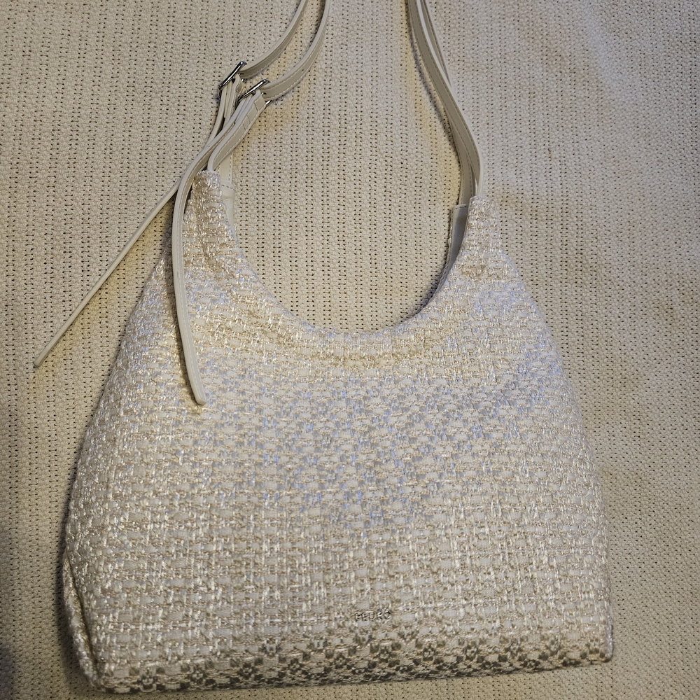 Chic Cream Tweed Shoulder Bag
